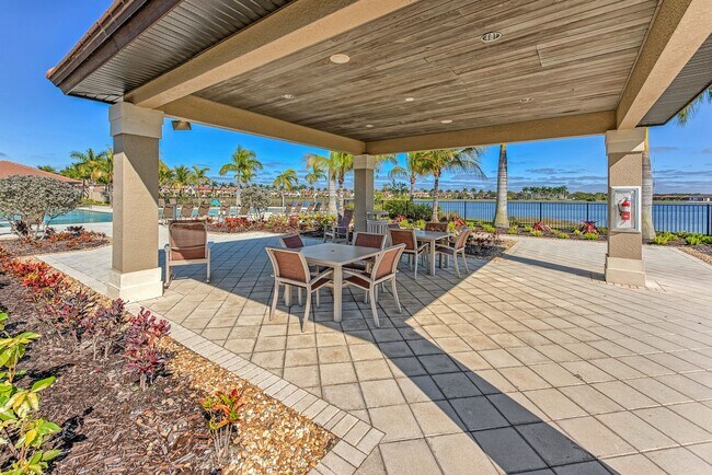 Building Photo - Available Pet Friendly Annual in Artesia!