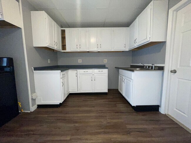 Building Photo - 159 Main St