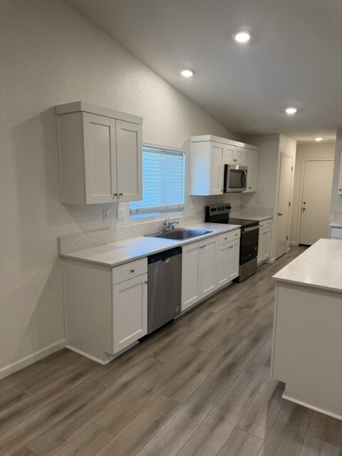 Building Photo - Newer Build, All Electric Home 5 Bedrooms, Loft, 3 bathrooms