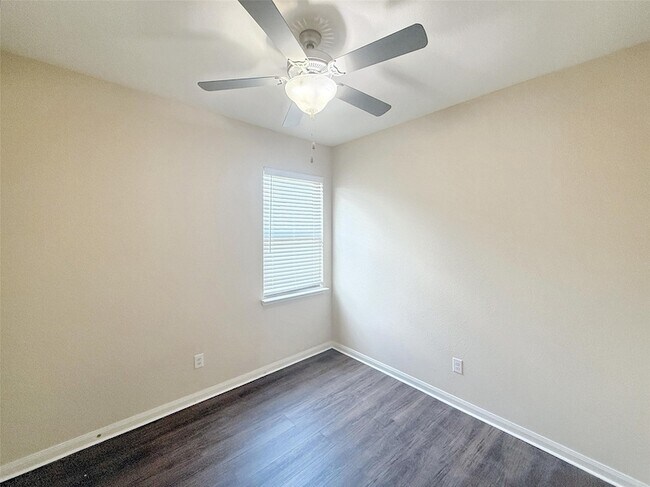 Building Photo - 1409 Park Trails Blvd