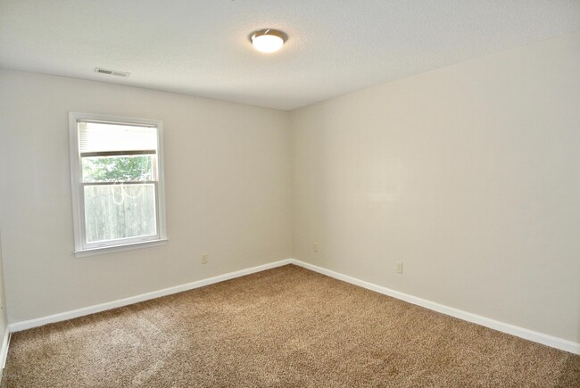 Building Photo - 1212 Highland Ave