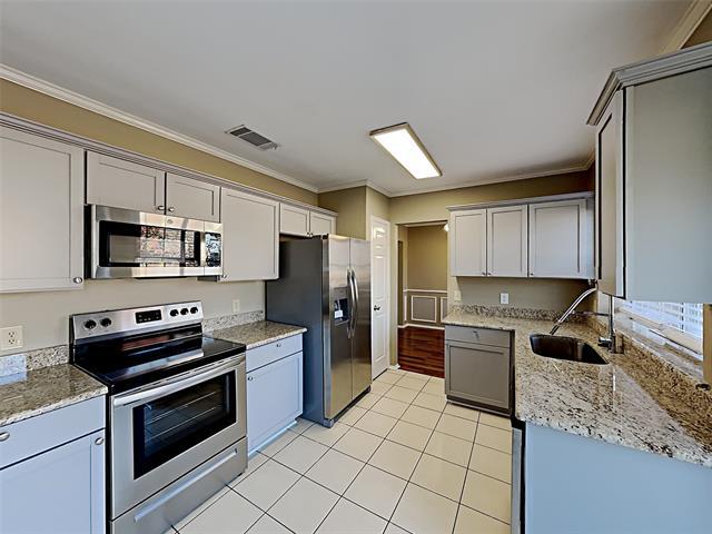 Building Photo - 2560 Creekwood Ln