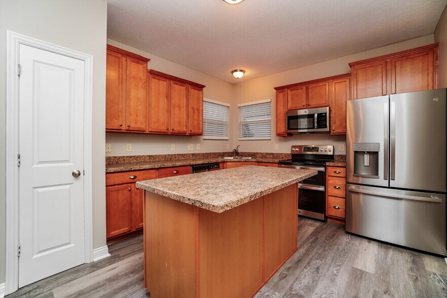 Building Photo - 1132 Sand Bar Dr