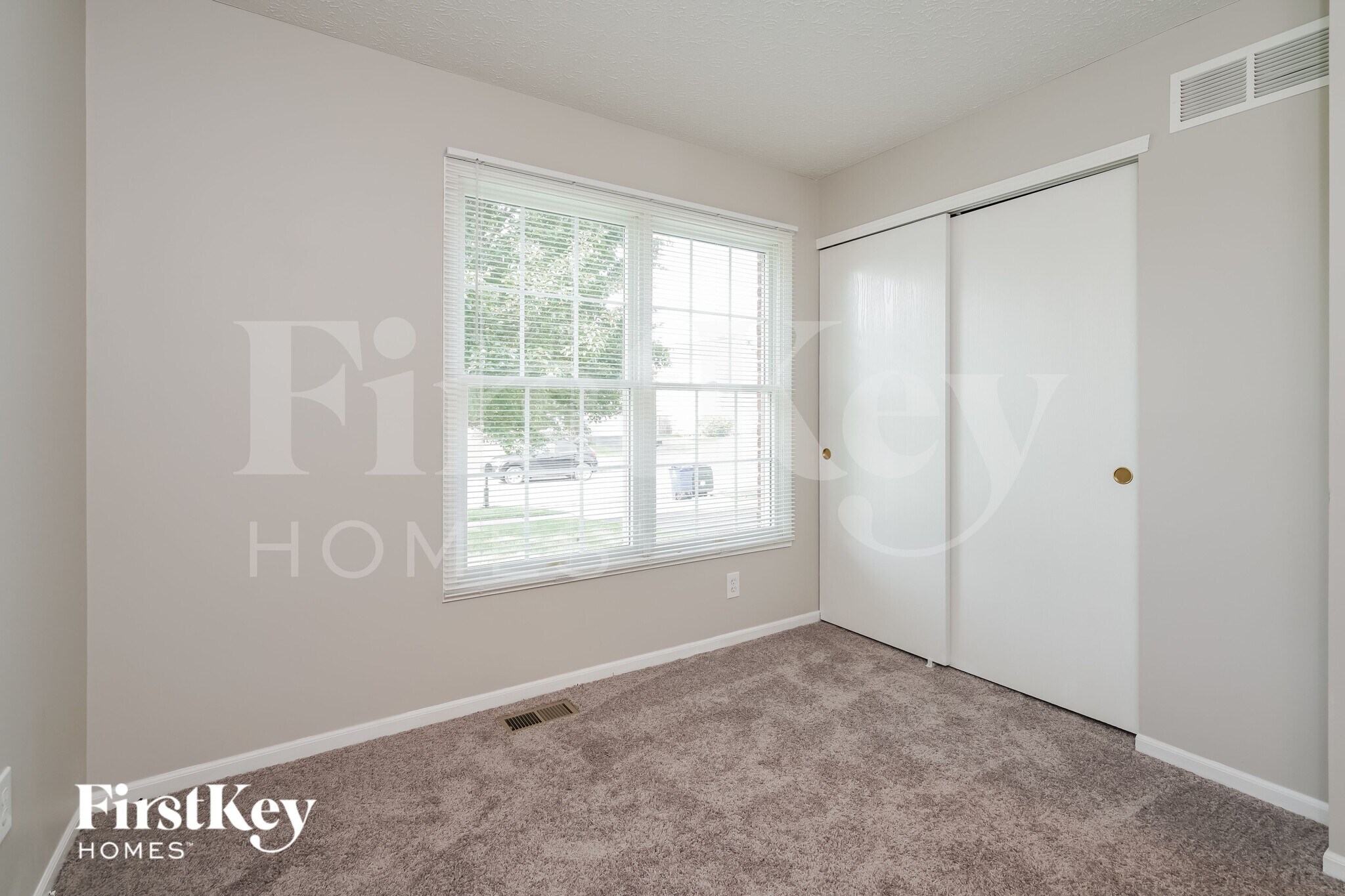 Building Photo - 7127 Emerald Tree Dr