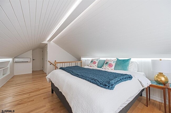 Building Photo - 112 N Argyle Ave