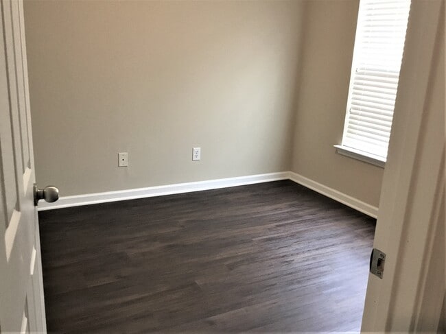 Building Photo - 4924 Lighthouse Ct