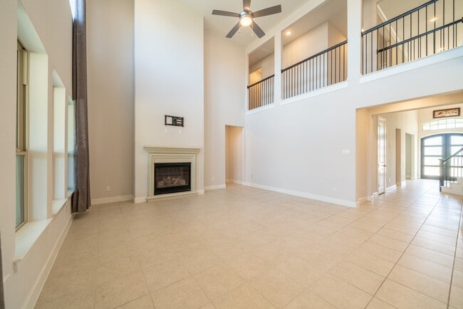 Building Photo - 4706 Llano Lp