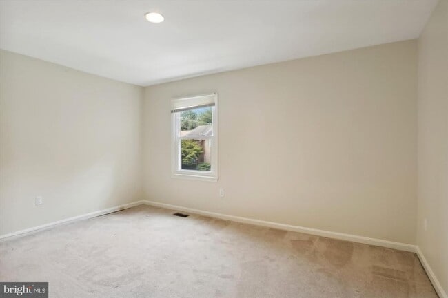 Building Photo - 7561 Heatherton Ln