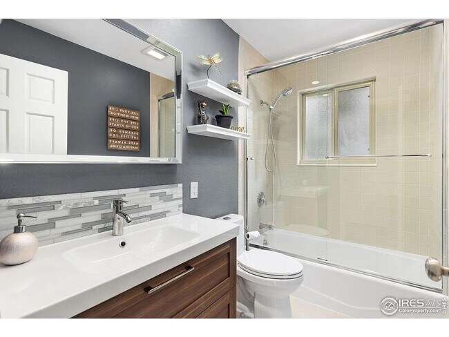 Building Photo - 5 Bed 3 Bath Home in South Boulder W/Solar.