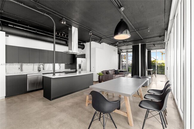 Building Photo - 1700 Meridian Ave