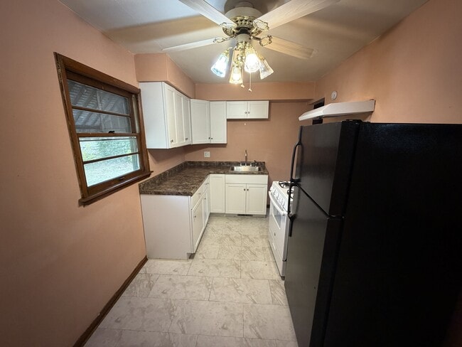 Building Photo - 723 Indiana Ave