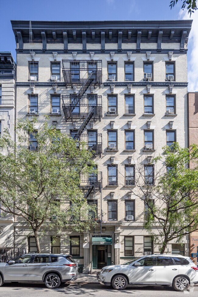 Building Photo - 507 W 171st St
