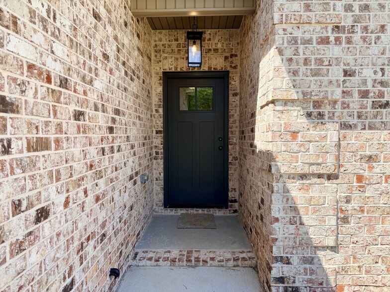 Building Photo - 527 Bristleleaf Path