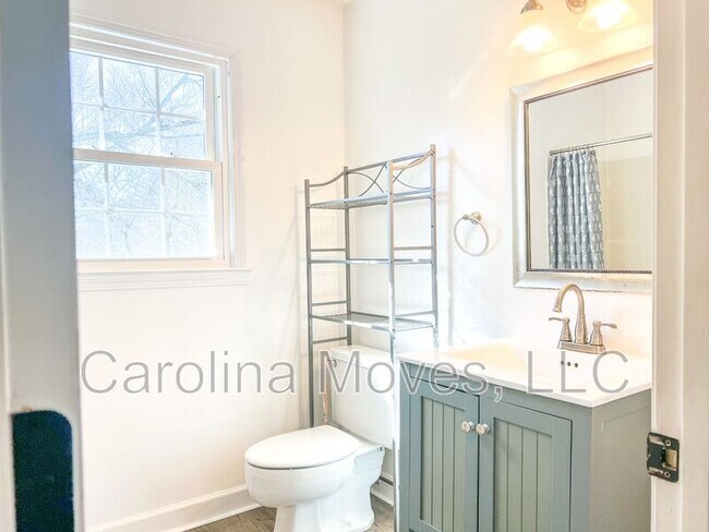 Building Photo - 206 Manassas Dr