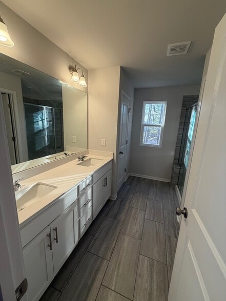 Building Photo - 1313 Pate Farm Ln