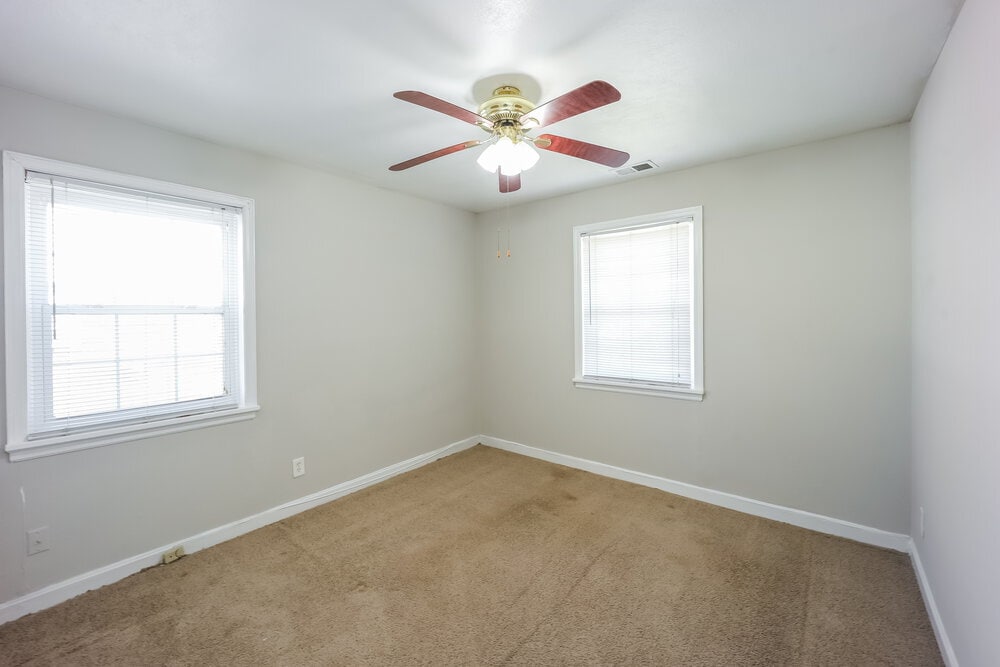 Building Photo - 5299 Sharon St