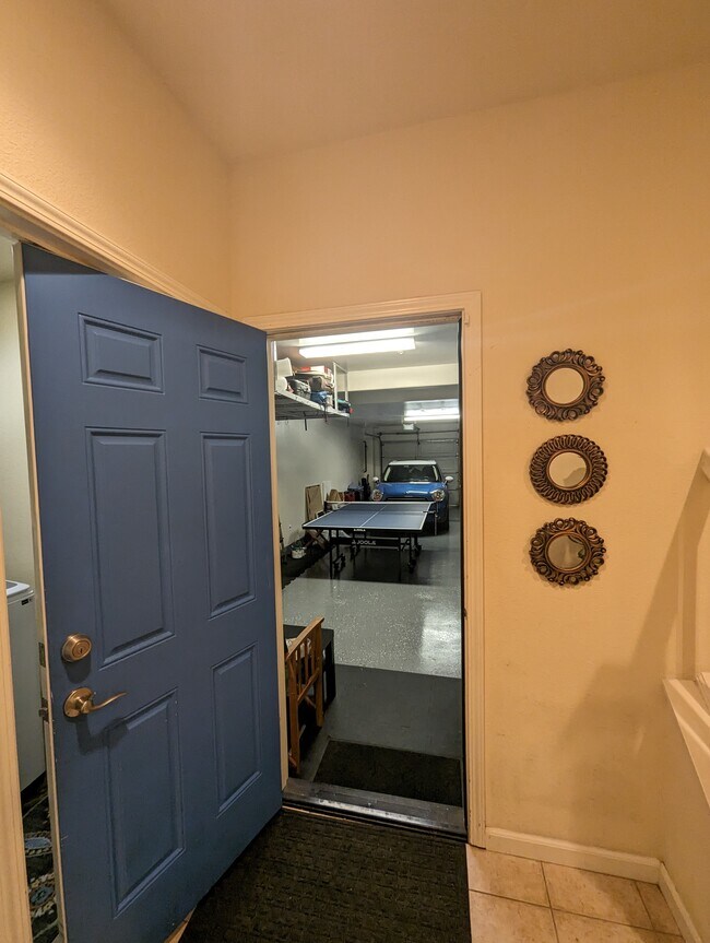 Building Photo - 764 Grandview Ter