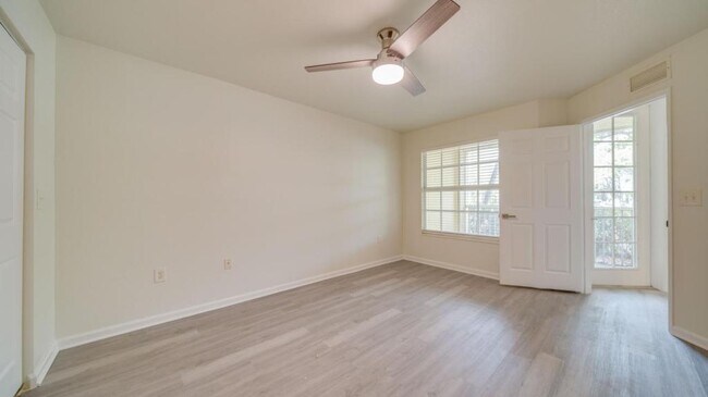 Building Photo - 4127 Residence Drive