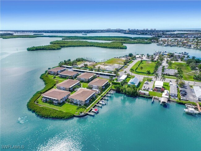 Building Photo - 330 Kon Tiki Dr