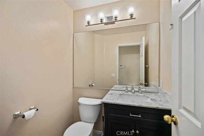 Building Photo - 9 Acorn Ridge