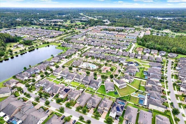 Building Photo - 18738 Birchwood Groves Dr