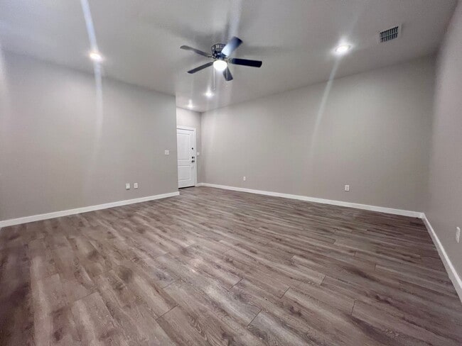 Building Photo - $500 MOVE-IN SPECIAL: Spacious 3-Bedroom Townhouse Near Texas Tech