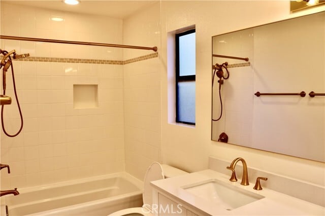 Building Photo - 1151 Pine St