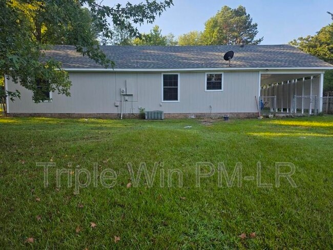 Building Photo - 8 Helen St