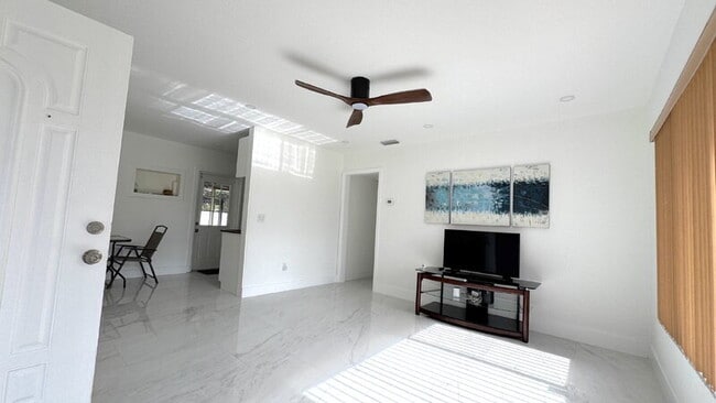 Building Photo - 507 Colfax Dr