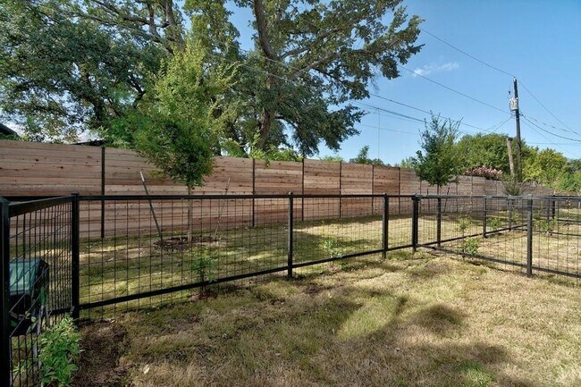 Building Photo - 2108 Tillery St