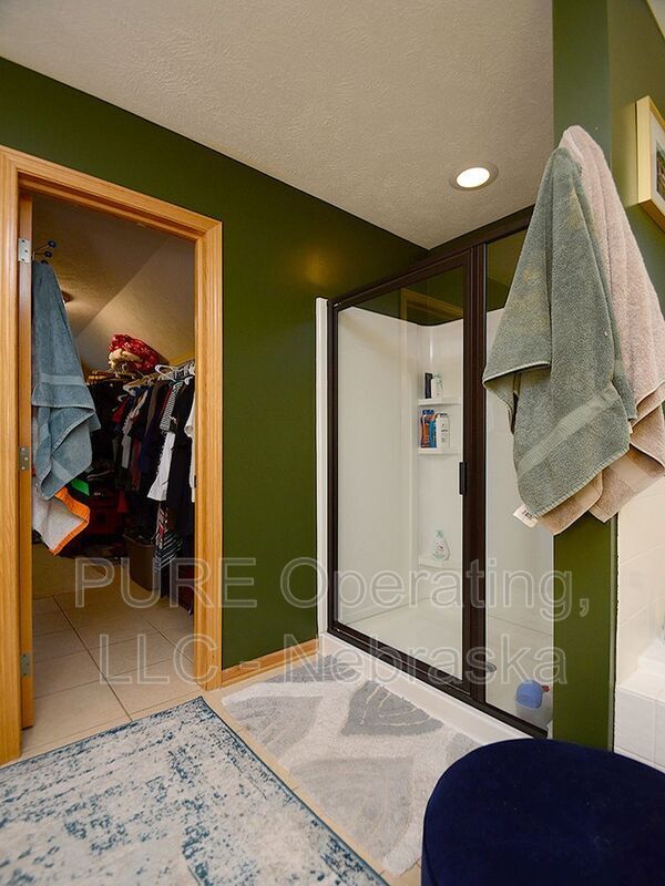 Building Photo - 2003 Crest Ridge Dr