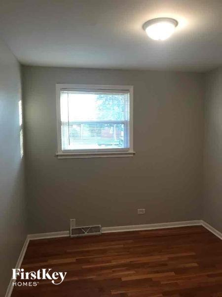 Building Photo - 3322 Woodworth Pl