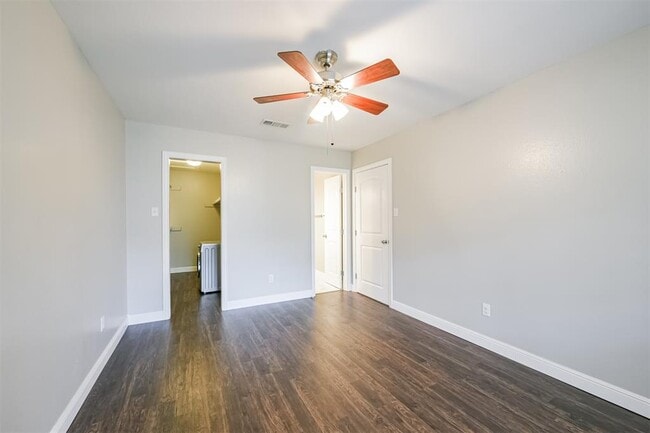 Building Photo - 847 Wax Myrtle Ln