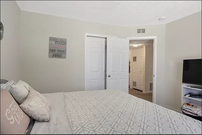 Building Photo - 305 E Phoenix Ave