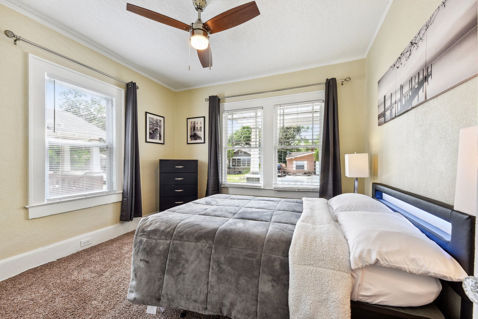 Building Photo - 517 W 18th St