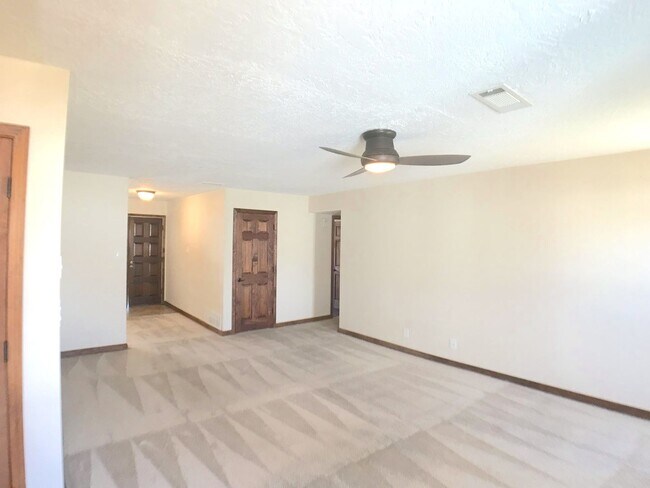 Building Photo - Spacious 4-Bedroom Home in the Desirable Candlelight Park Neighborhood – NE Heights!