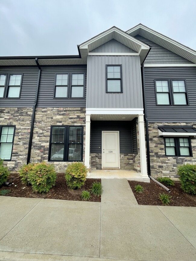 Primary Photo - 128 English Commons Dr