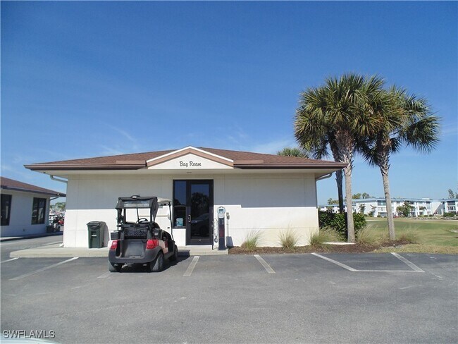 Building Photo - 1700 Pine Valley Dr