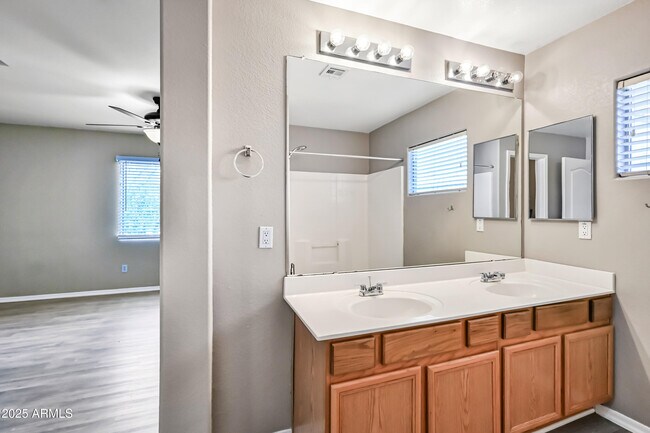 Building Photo - 8053 W Waltann Ln