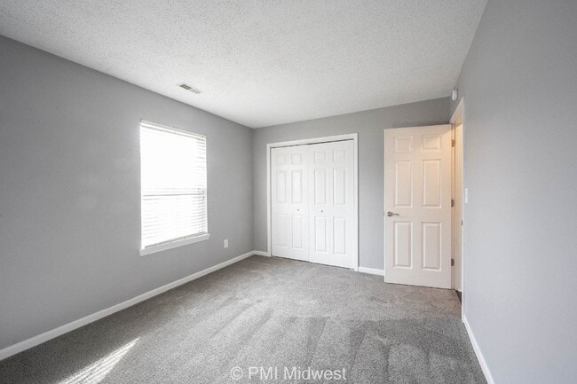 Building Photo - "Charming 3-Bed, 2-Bath Gem with 1323 Sq Ft of Comfort on Bitternut Drive!"