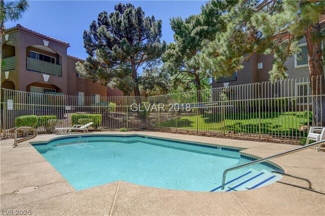 Building Photo - 2101 Blue Breeze Dr