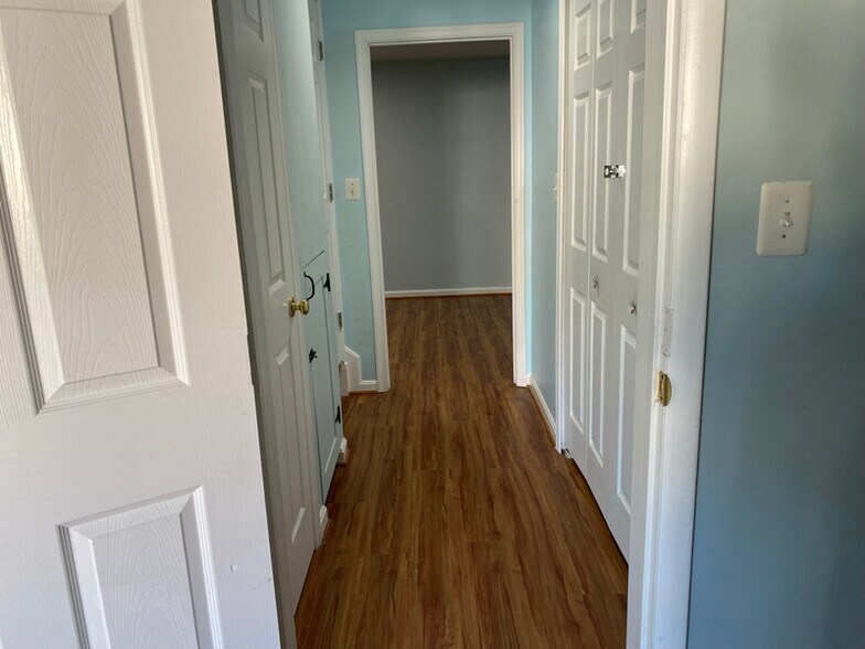 Building Photo - 322 Kirby St