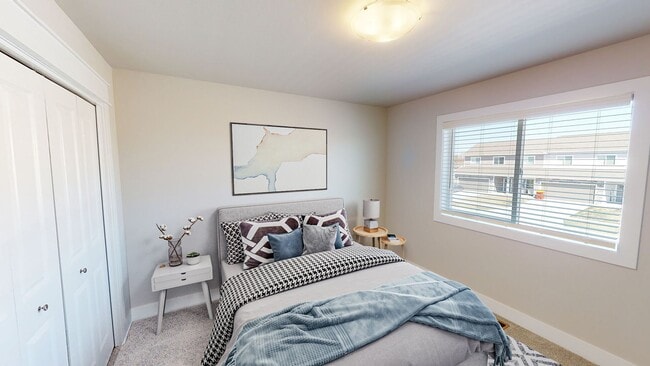 Building Photo - FIRST MONTH RENT FREE! Boone 3 Bedroom Townhome Available December 1st, 2025!