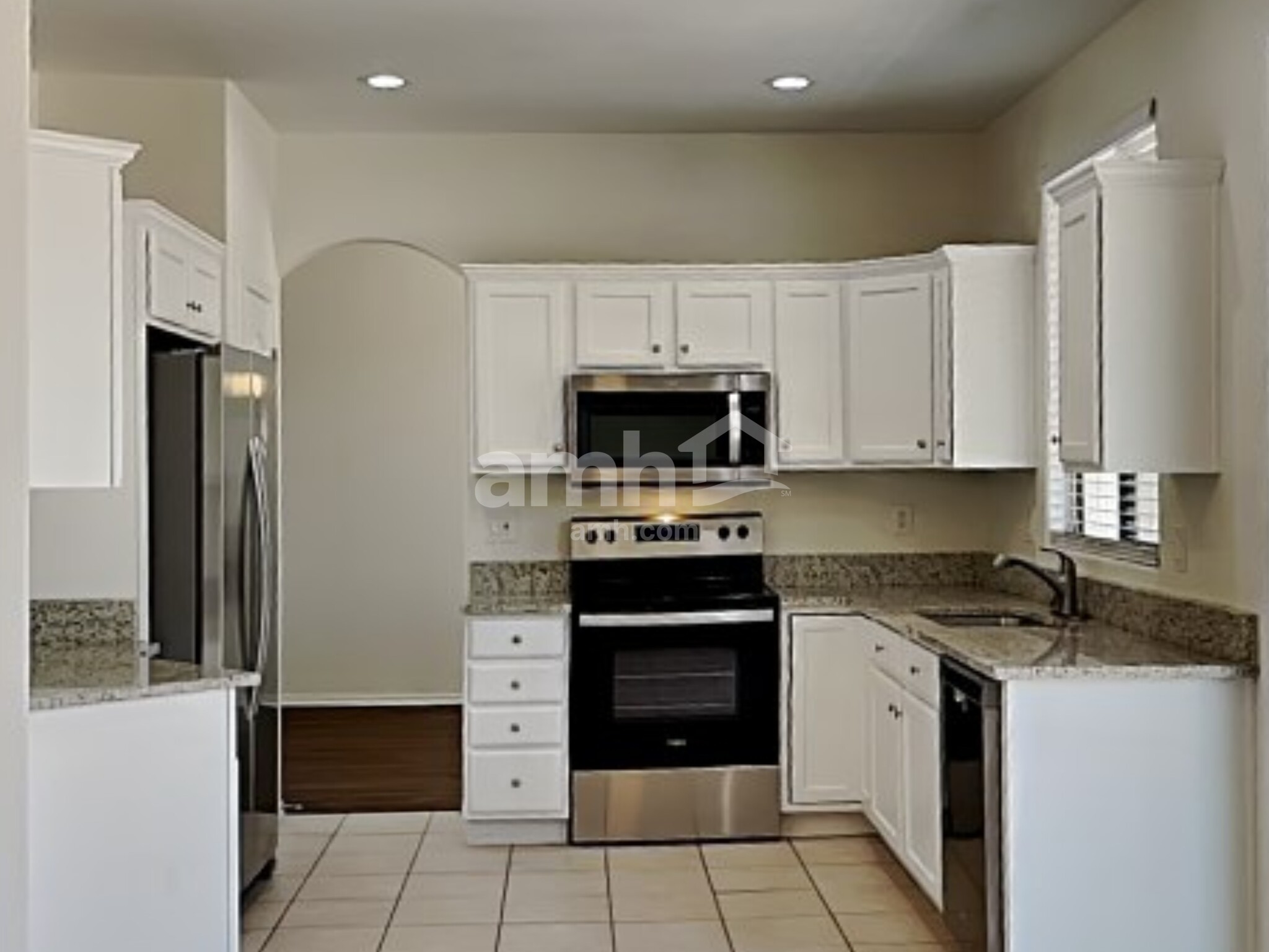 Building Photo - 6613 E Gehrig Ln