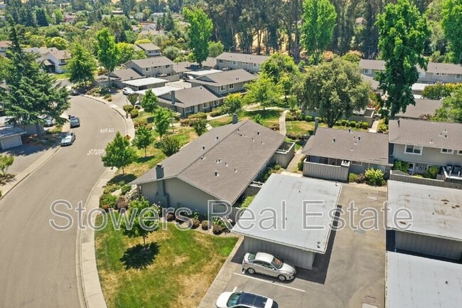 Building Photo - 2899 Fountainhead Dr