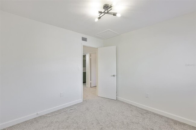 Building Photo - 1620 58th Ave S