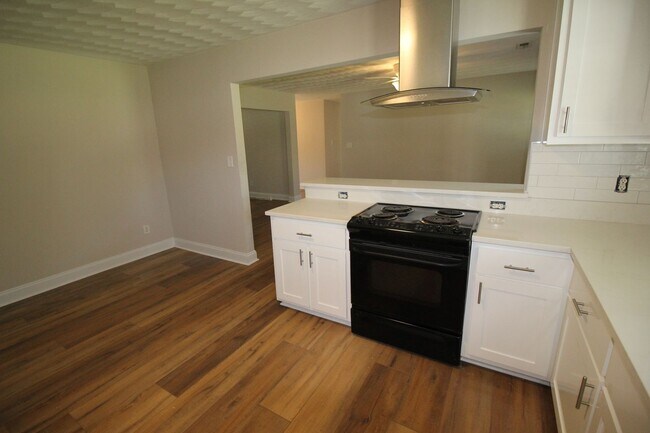 Building Photo - Beautiful Single Family Home in Great Neck Estates