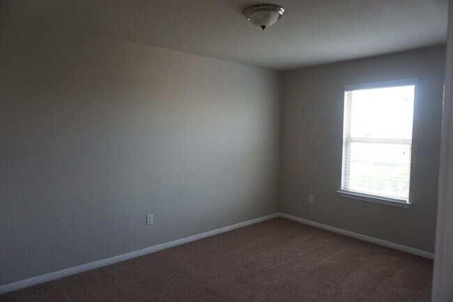 Building Photo - 268 Wapiti Rd