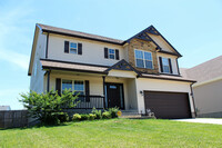 Building Photo - Fantastic Home in Desirable Neighborhood