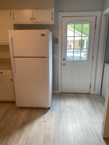 Building Photo - 5912 Wintergreen Dr